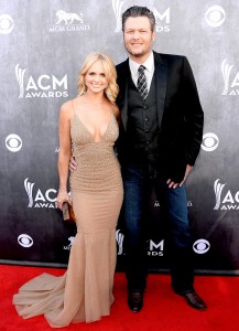 1396836609_miranda-lambert-blake-shelton-zoom