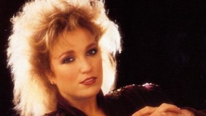 tanya-tucker-121001