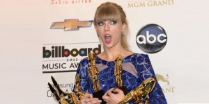 Swift takes the 2013 Billboard Music Awards by storm, including an award for Best Country Song for "WANEGBT."